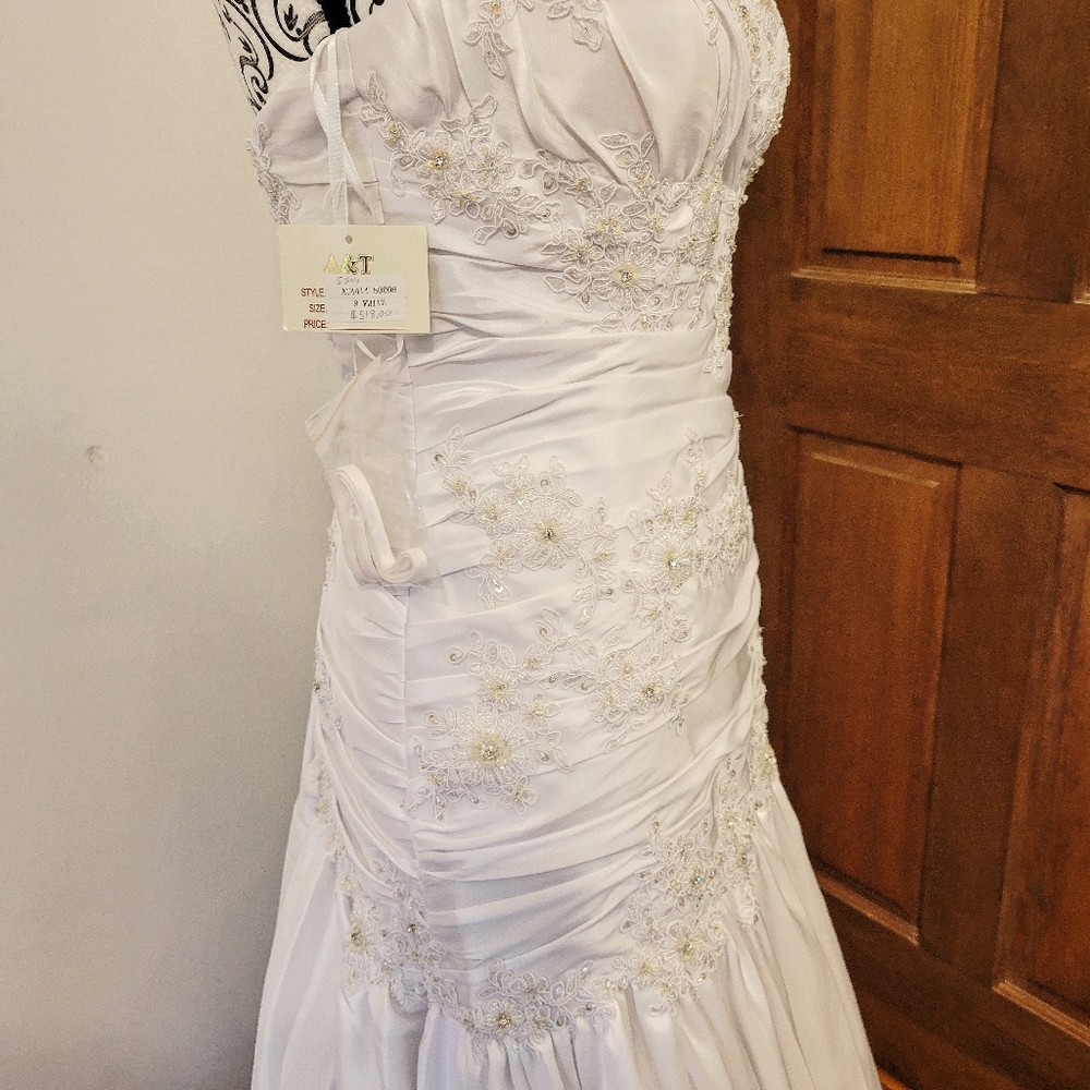 A&T 4414 White Bridal Gown Sz 8 - Picture 13 of 16